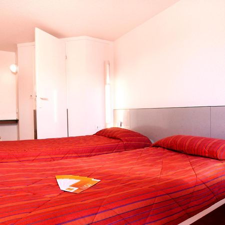 Premiere Classe Эврё Номер фото A typical room at a Campanile hotel