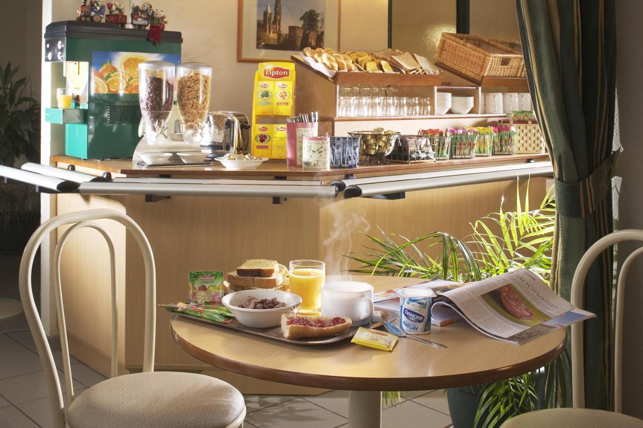 Premiere Classe Эврё Экстерьер фото Breakfast at a hotel