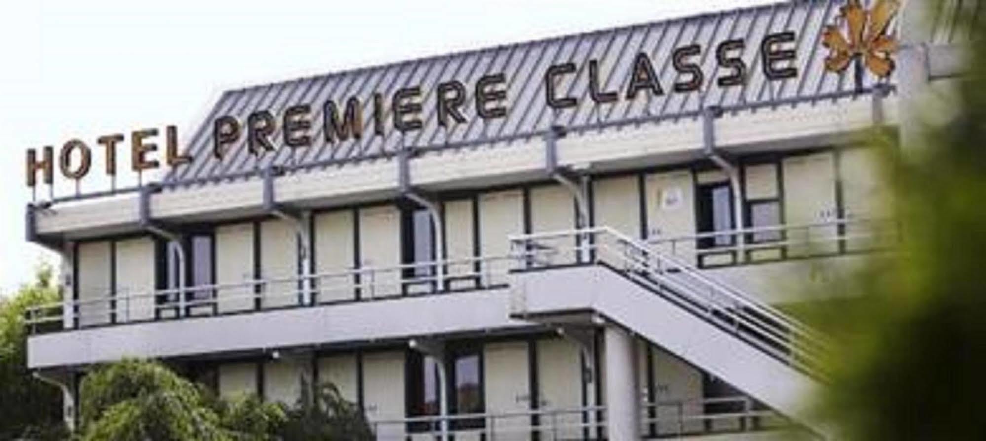 Premiere Classe Эврё Экстерьер фото Premier Glass